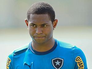 Jobson promete não decepcionar após novo retorno ao Botafogo