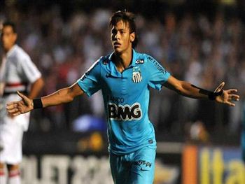 Com pré-acordo, Barcelona quer antecipar idade Neymar à Espanha