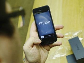 Lojas irão abrir de madrugada para lançamento do iPhone 5 no Brasil