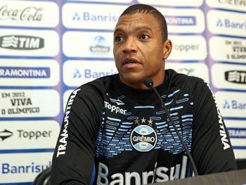 Experiente Dida será o goleiro titular do Grêmio em 2013