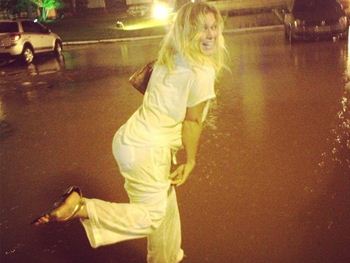 Ludmila Dayer ironiza Nana Gouvêa em enchente no Rio