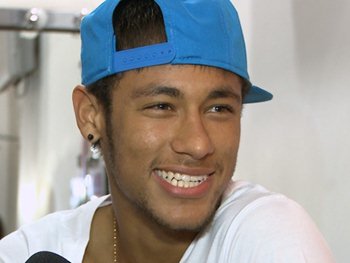 Neymar diz que sente falta da liberdade de poder ir a praia tranquilo