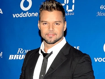 Em declaração ex-noivo de Ricky Martin diz não ter sido infiel