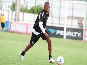 Vovô goleia o Rubro-Negro e é semifinalista da Copa Nordeste 2014