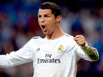 Cristiano Ronaldo marca dois e se aproxima de recorde