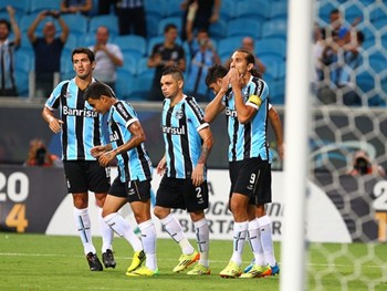 San Lorenzo x Grêmio: Tricolor enfrenta pressão no Nuevo Gasómetro pelas oitavas da Libertadores 2014