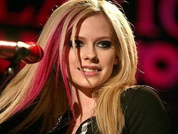 Cantora Avril Lavigne faz apresentações no Rio 