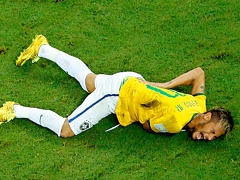 Lesão de Neymar não é grave mas causa muita dor, diz ortopedista